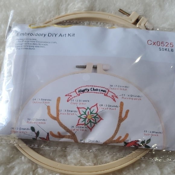 Merry Christmas Embroidery Kit with Red and Green Threads - Picture 7 of 7